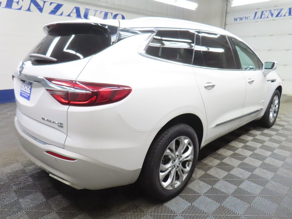 Used 2018 Buick Enclave Avenir w/ Avenir Technology Package AWD/4WD image 4