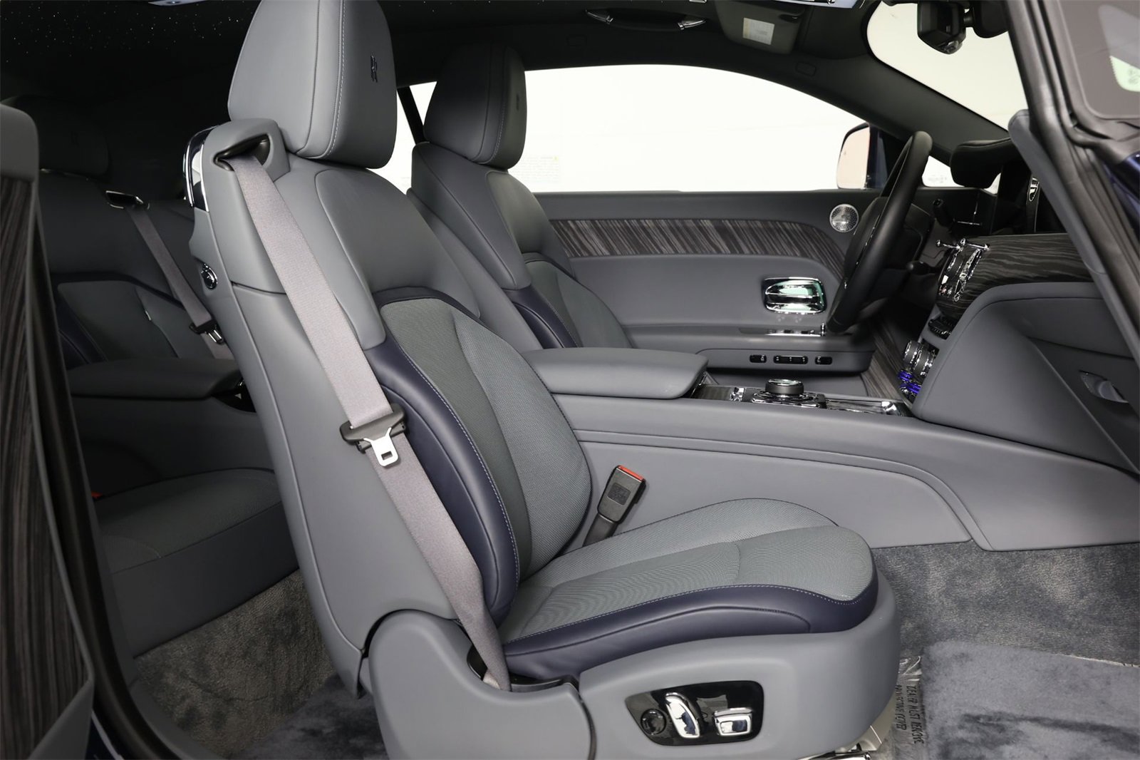 Used 2024 Rolls-Royce Spectre w/ Spectre Launch Package image 35