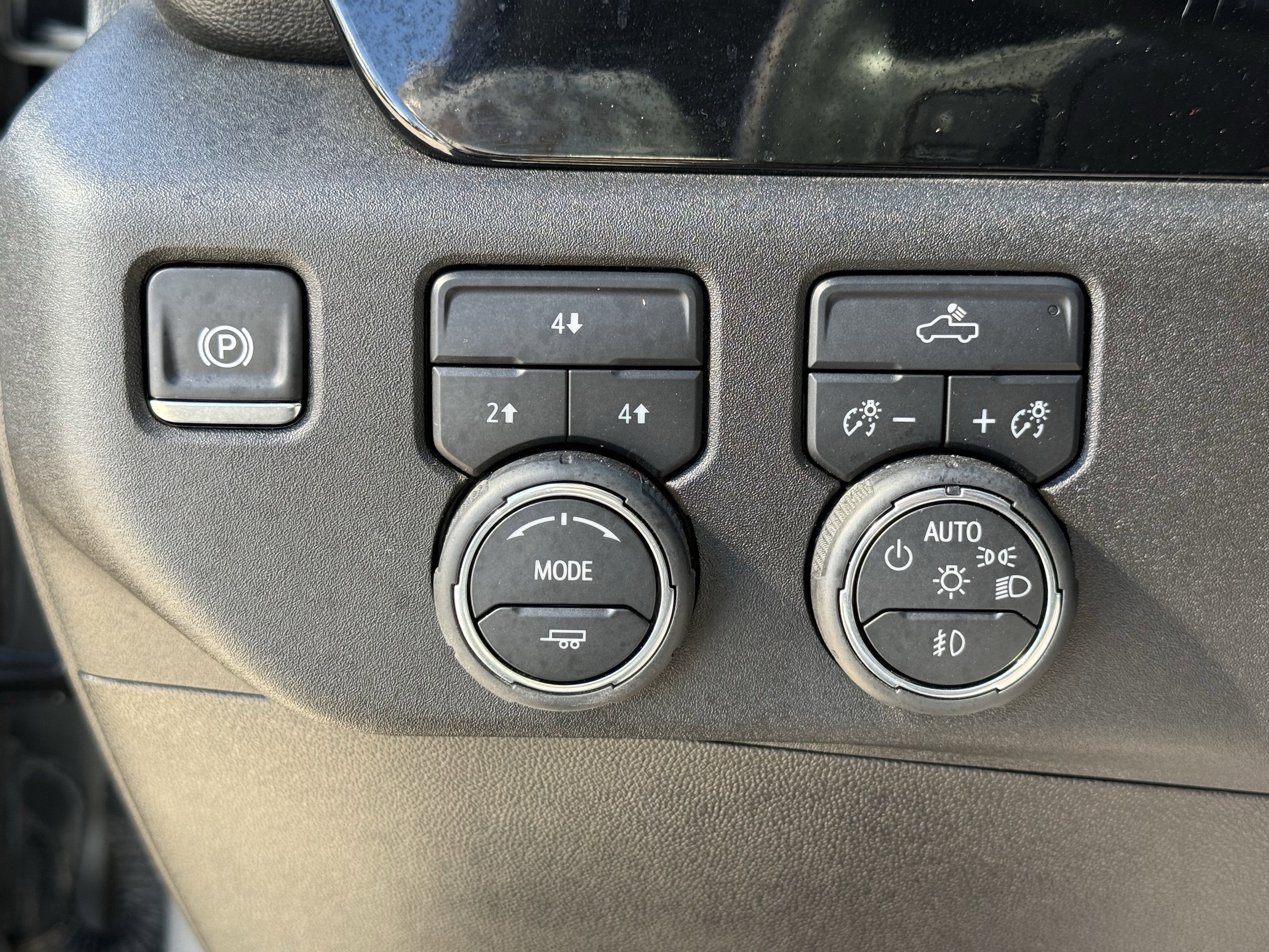 Used 2025 Chevrolet Silverado 2500 LT w/ Convenience Package image 24