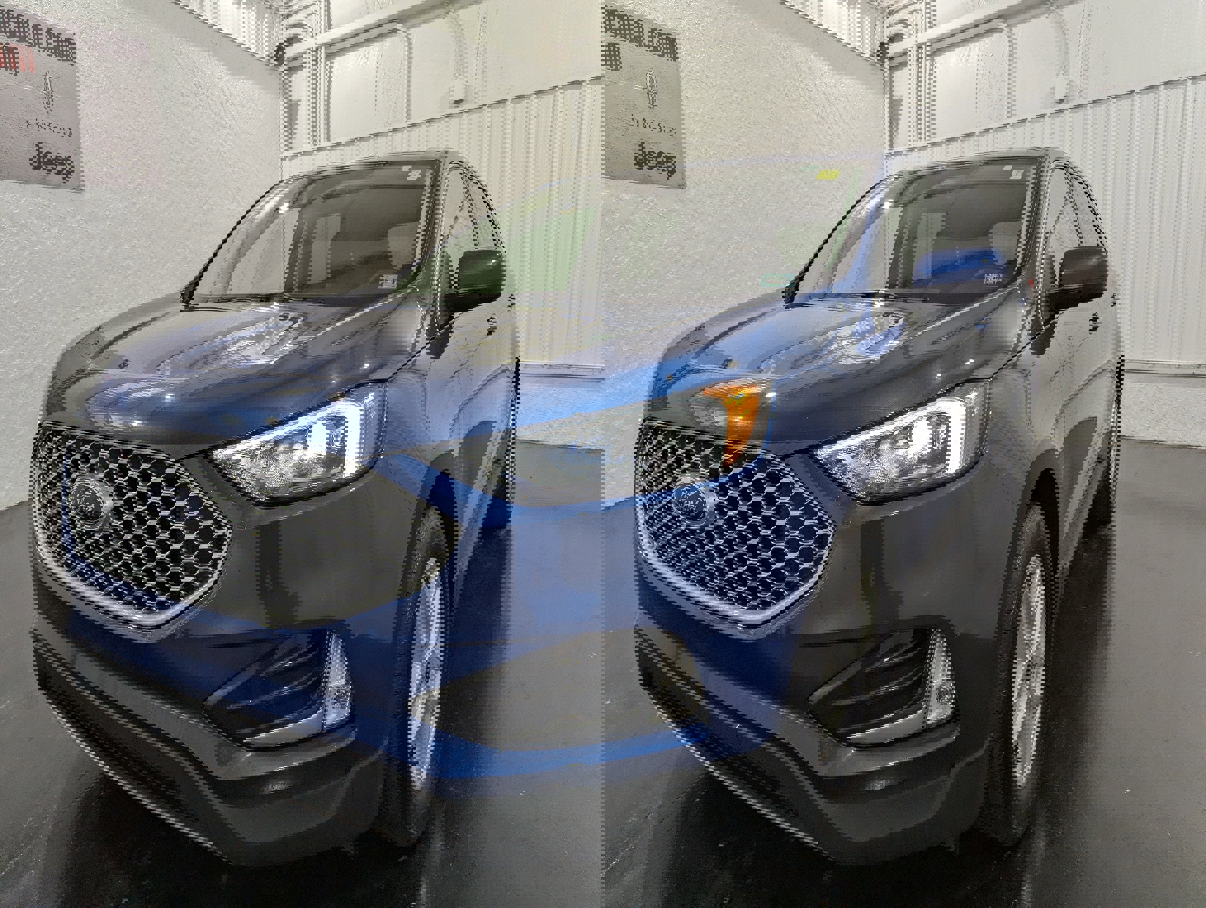 Used 2024 Ford Edge SEL w/ Convenience Package image 3