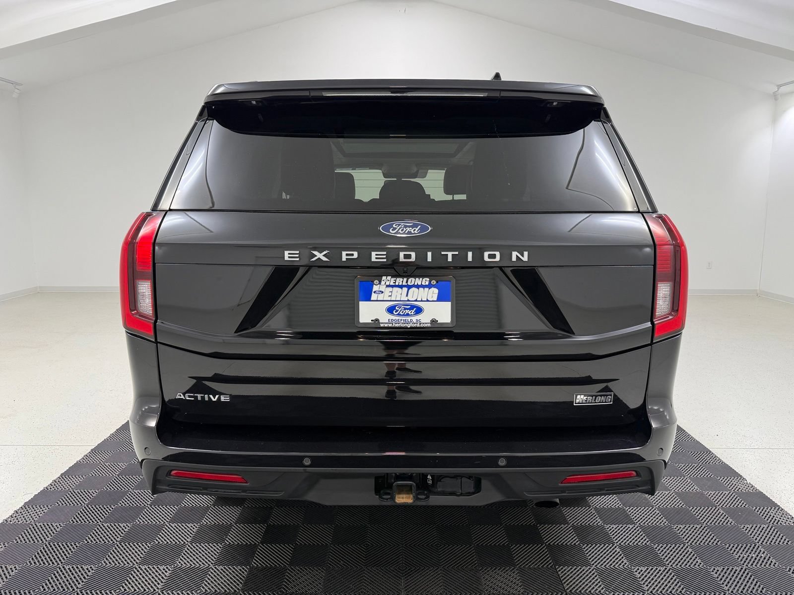 Used 2025 Ford Expedition Active AWD/4WD image 6