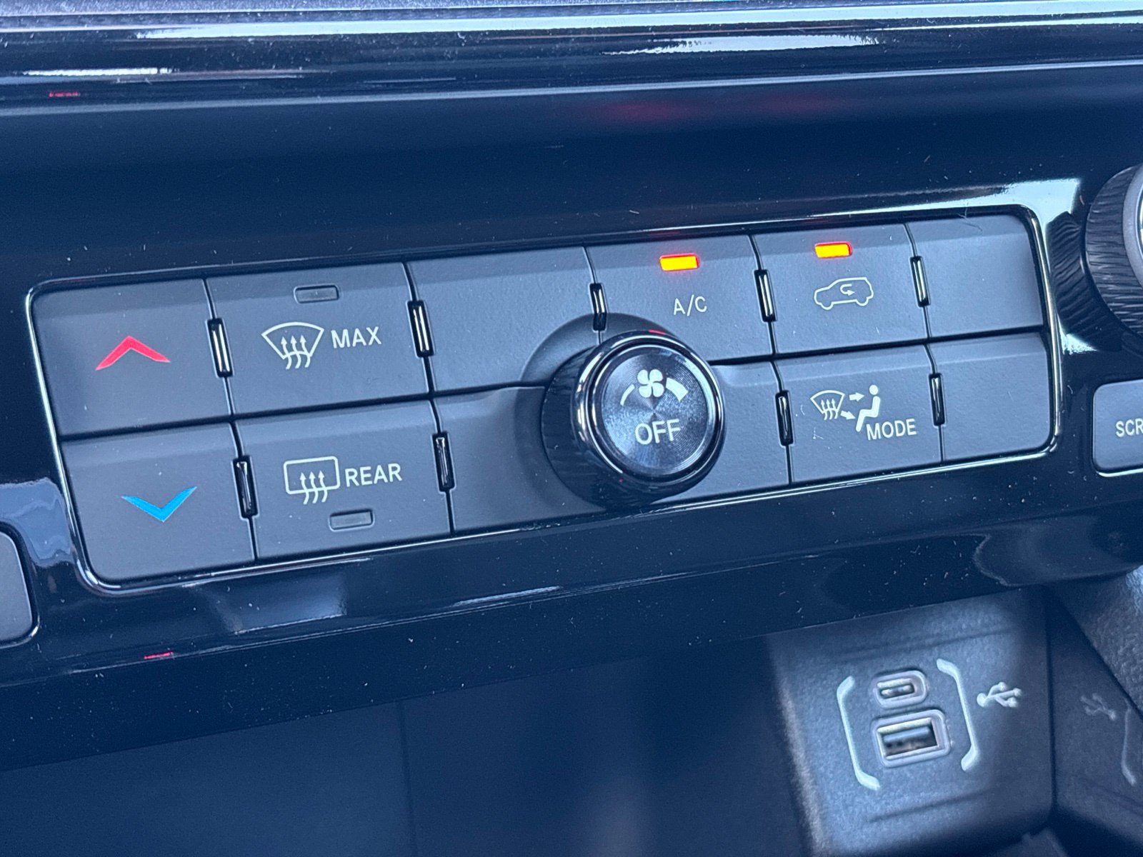 New 2027 Jeep Compass Latitude AWD/4WD image 20
