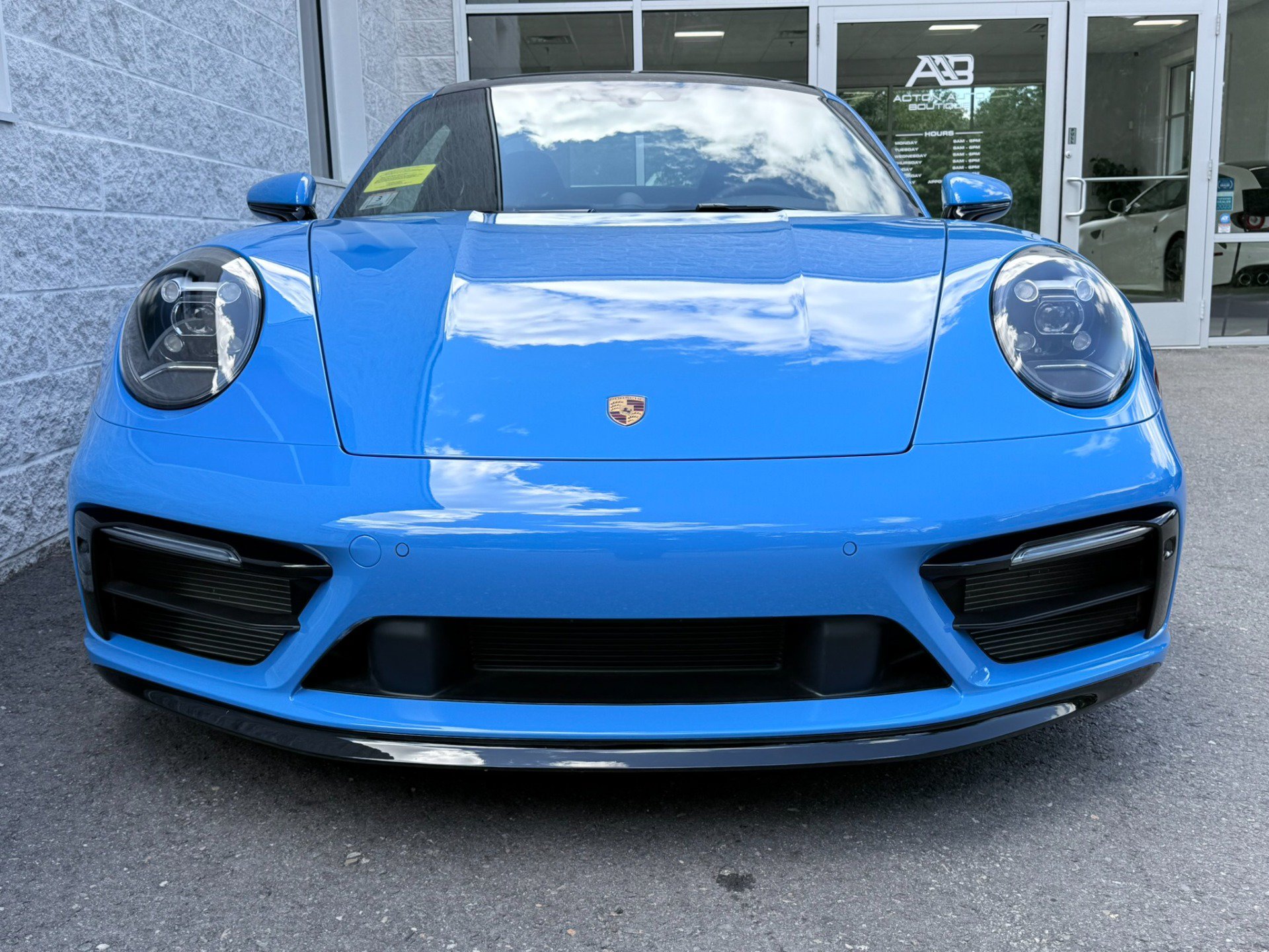Used 2024 Porsche 911 Carrera S RWD image 8