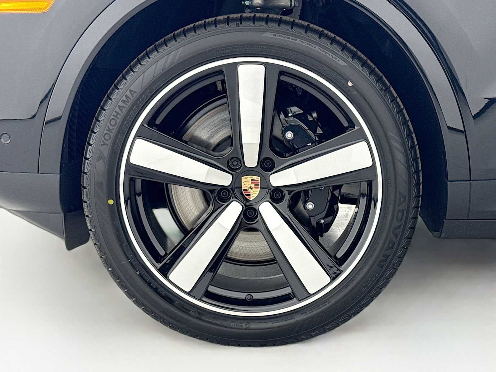 New 2026 Porsche Cayenne Coupe image 33