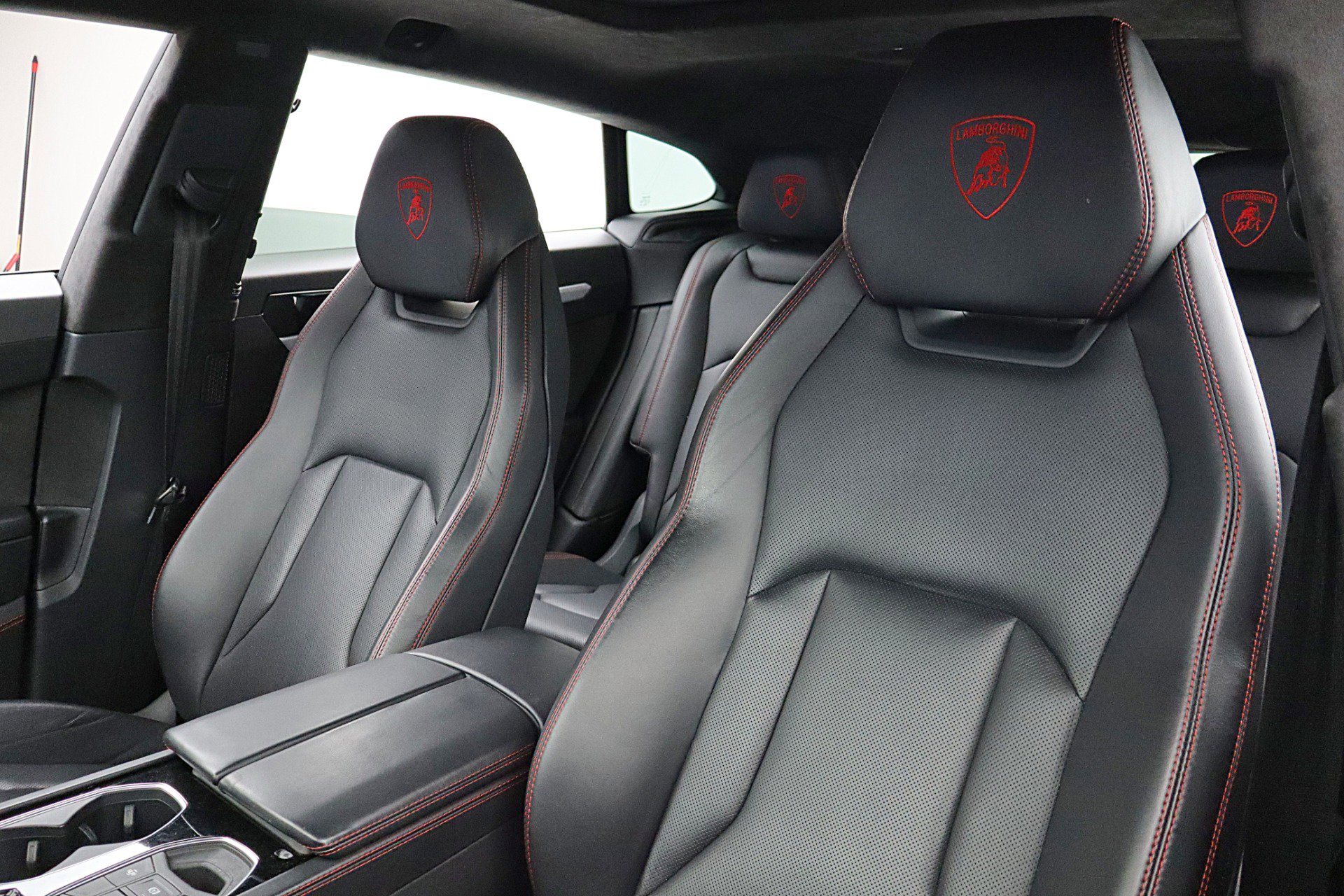 Used 2020 Lamborghini Urus AWD/4WD image 27