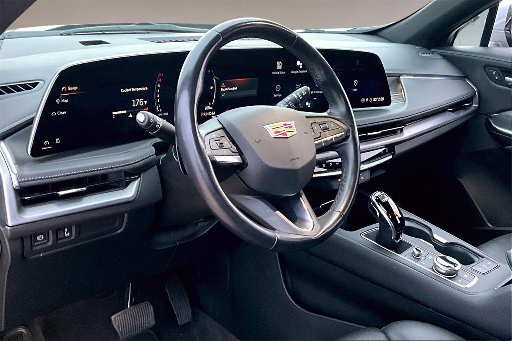 Used 2024 Cadillac XT4 Premium Luxury image 13