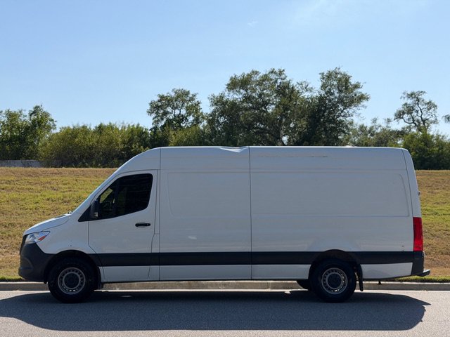Used 2023 Mercedes-Benz Sprinter 2500 video 2