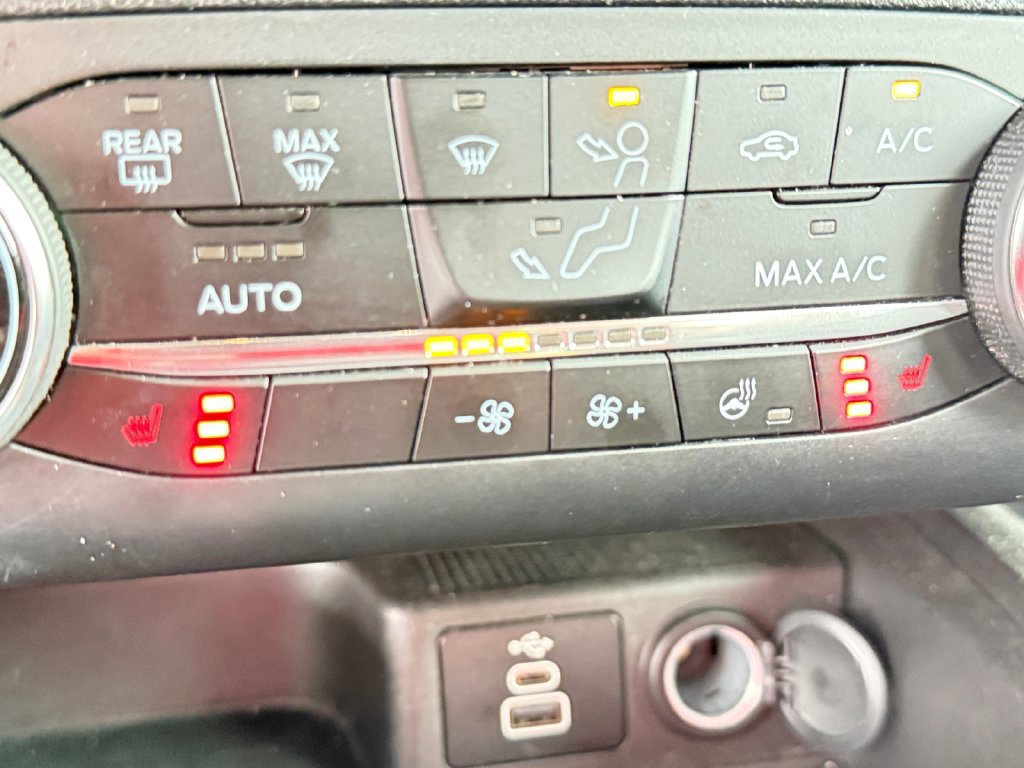 Used 2025 Ford Escape ST-Line Select AWD/4WD image 31