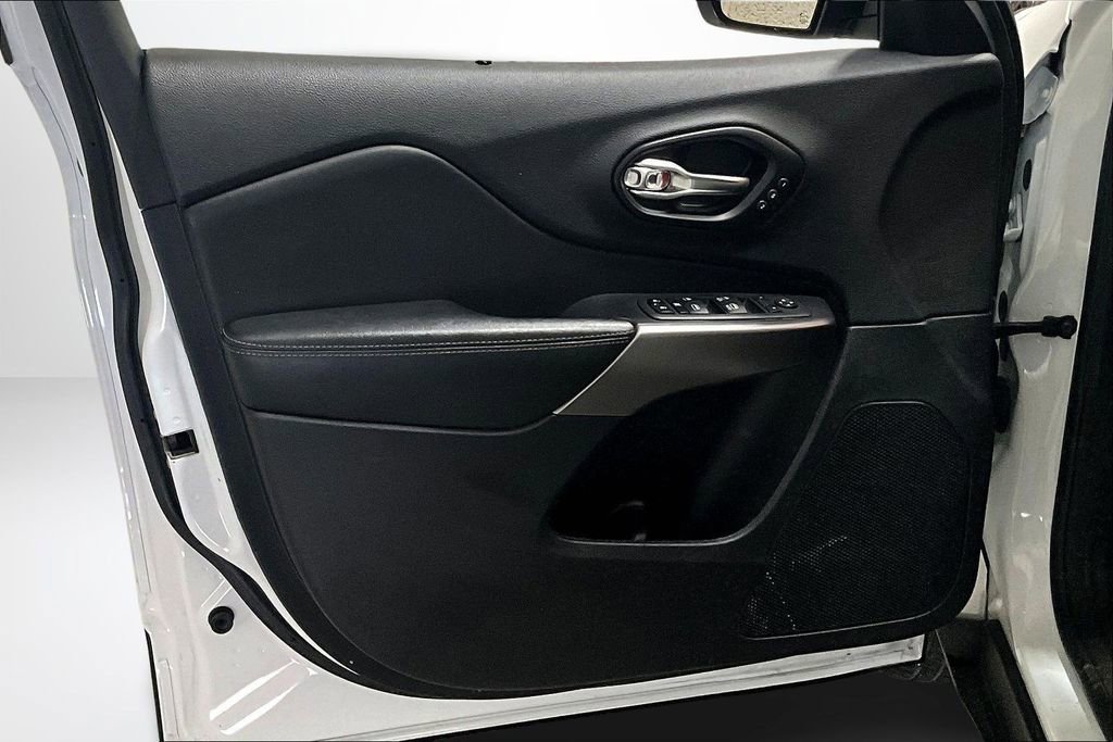 Used 2022 Jeep Cherokee Limited image 20