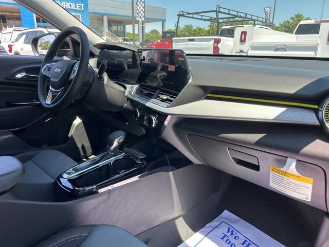 New 2026 Chevrolet Trax LT w/ Driver Confidence Package FWD image 28