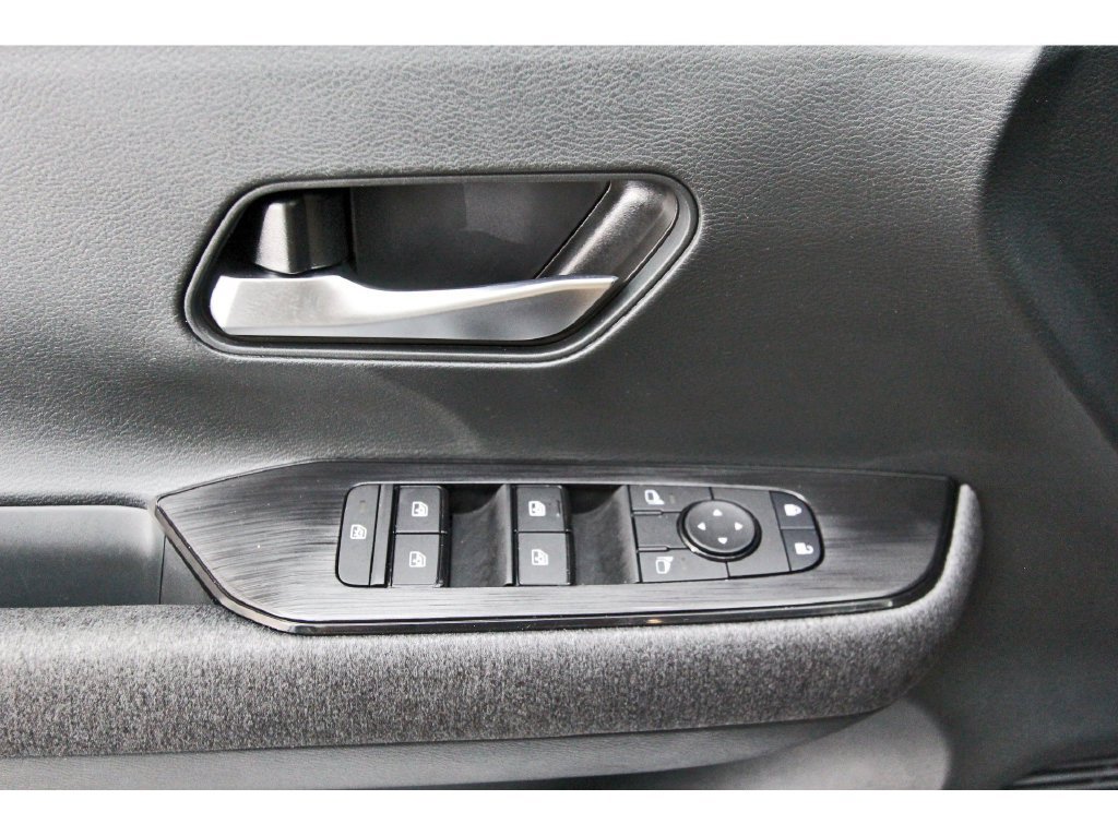 Used 2026 Nissan Kicks SV w/ SV Premium Package FWD image 21
