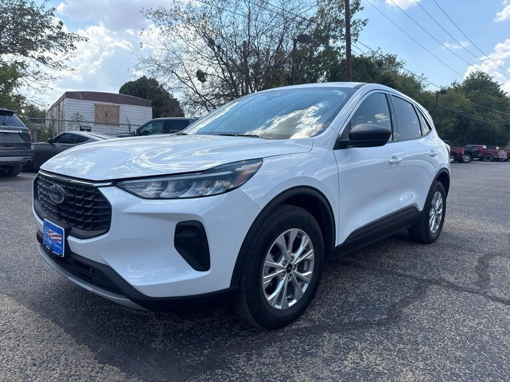 Used 2023 Ford Escape Active AWD/4WD image 3