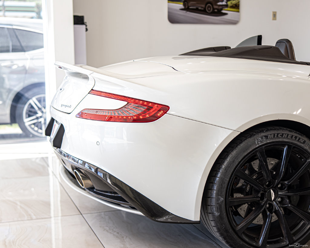 Used 2016 Aston Martin Vanquish Volante RWD image 12