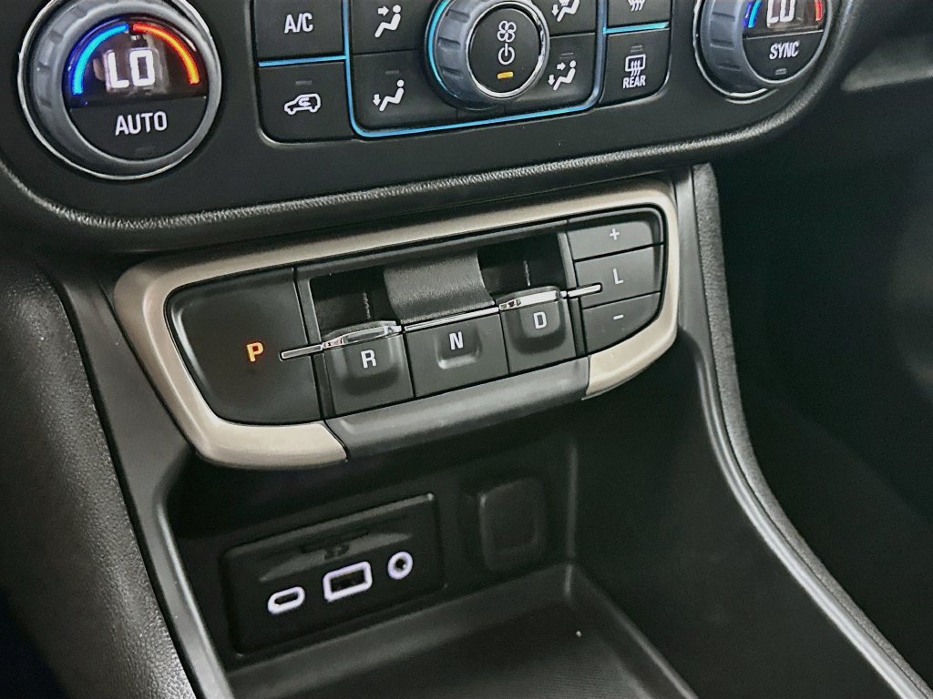 Used 2024 GMC Terrain Denali w/ Black Diamond Edition AWD/4WD image 16