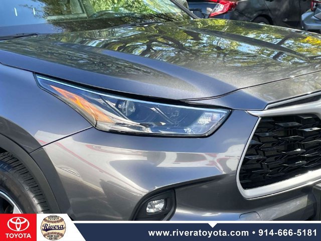 Used 2024 Toyota Highlander XLE AWD/4WD image 10