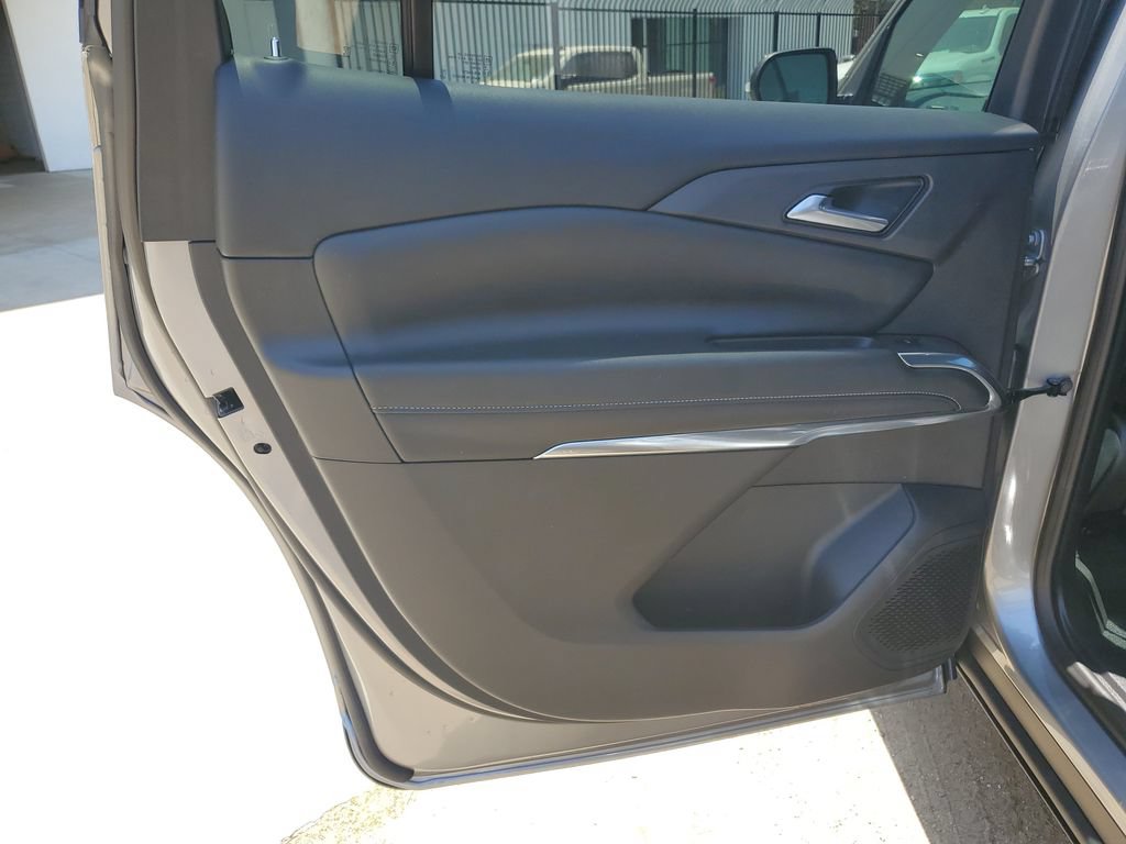Used 2026 Chevrolet Traverse LT w/ Driver Confidence Package FWD image 17