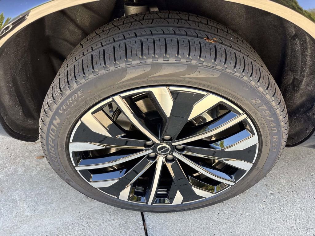 New 2026 Volvo XC90 B6 Plus w/ Protection Package Premier image 10