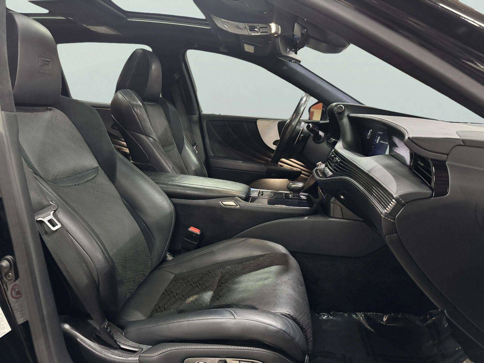 Used 2018 Lexus LS 500 F Sport w/ Accessory Package (Z2) RWD image 52