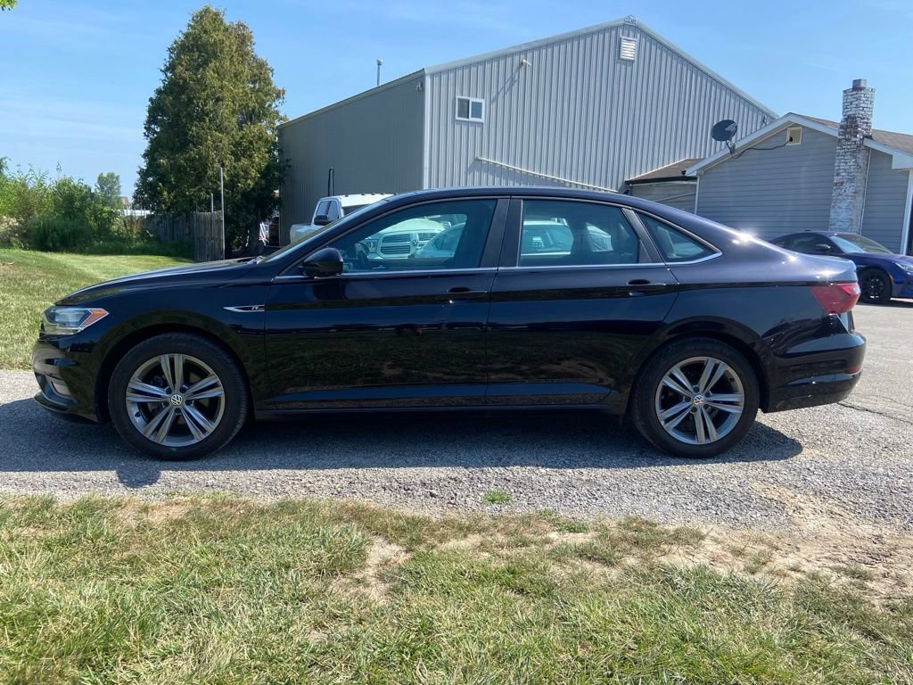 Used 2020 Volkswagen Jetta R-Line w/ R-Line Cold Weather Package FWD image 2