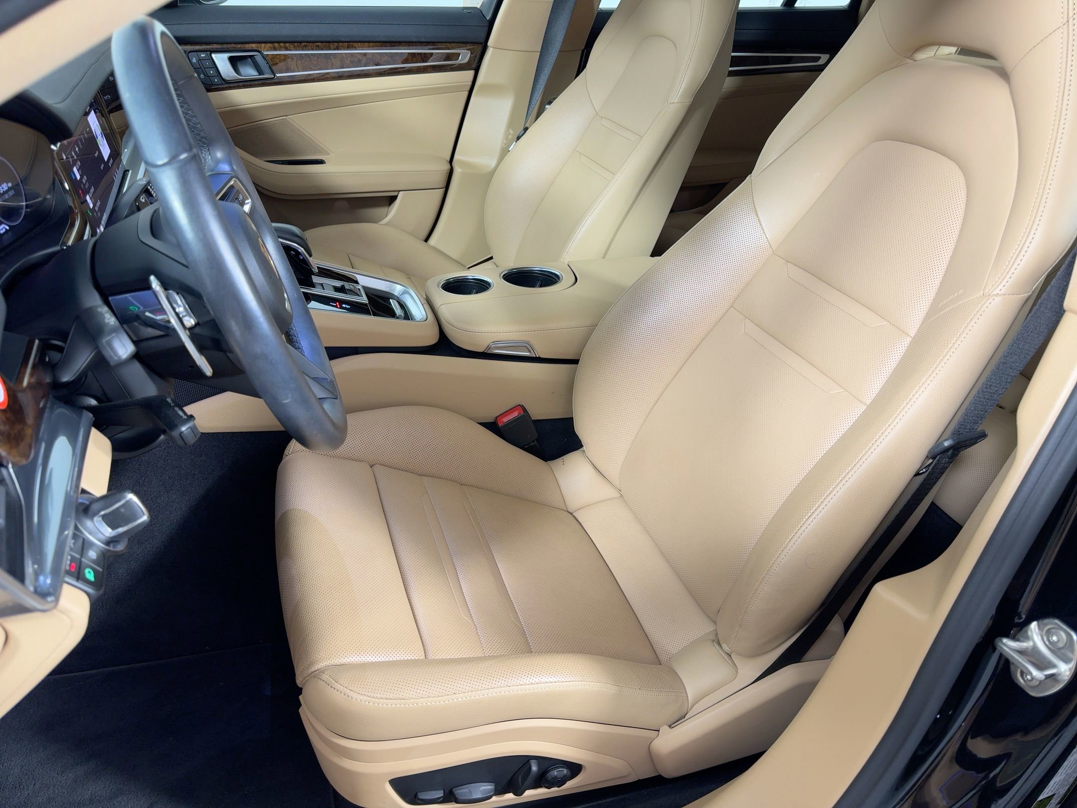 Certified 2023 Porsche Panamera 4 image 5