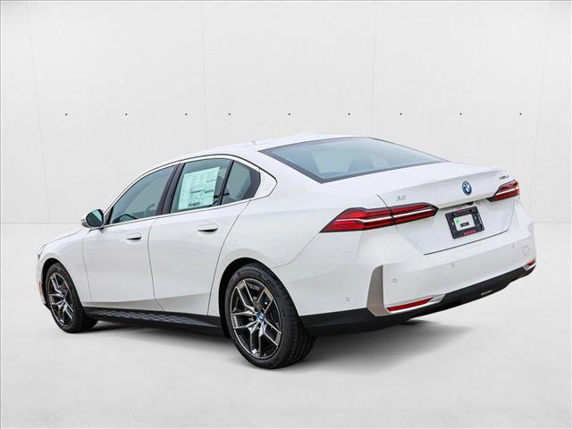 Used 2025 BMW i5 xDrive40 w/ Premium Package image 7