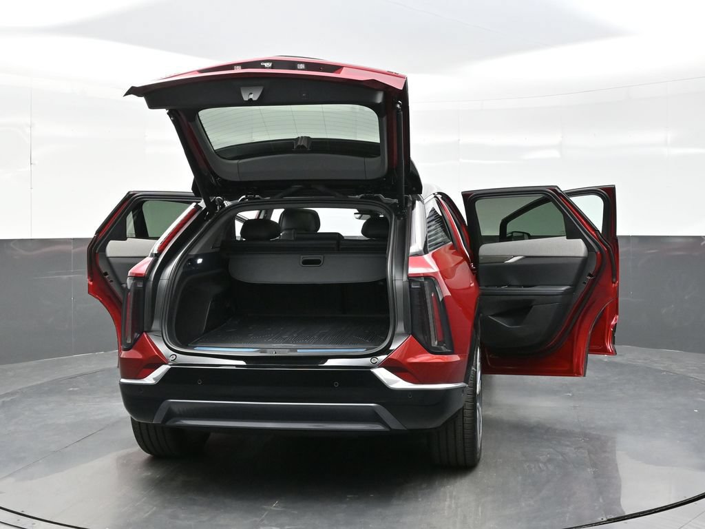 New 2027 Cadillac Optiq Premium Luxury w/ LPO, Floor Liner Package AWD/4WD image 43