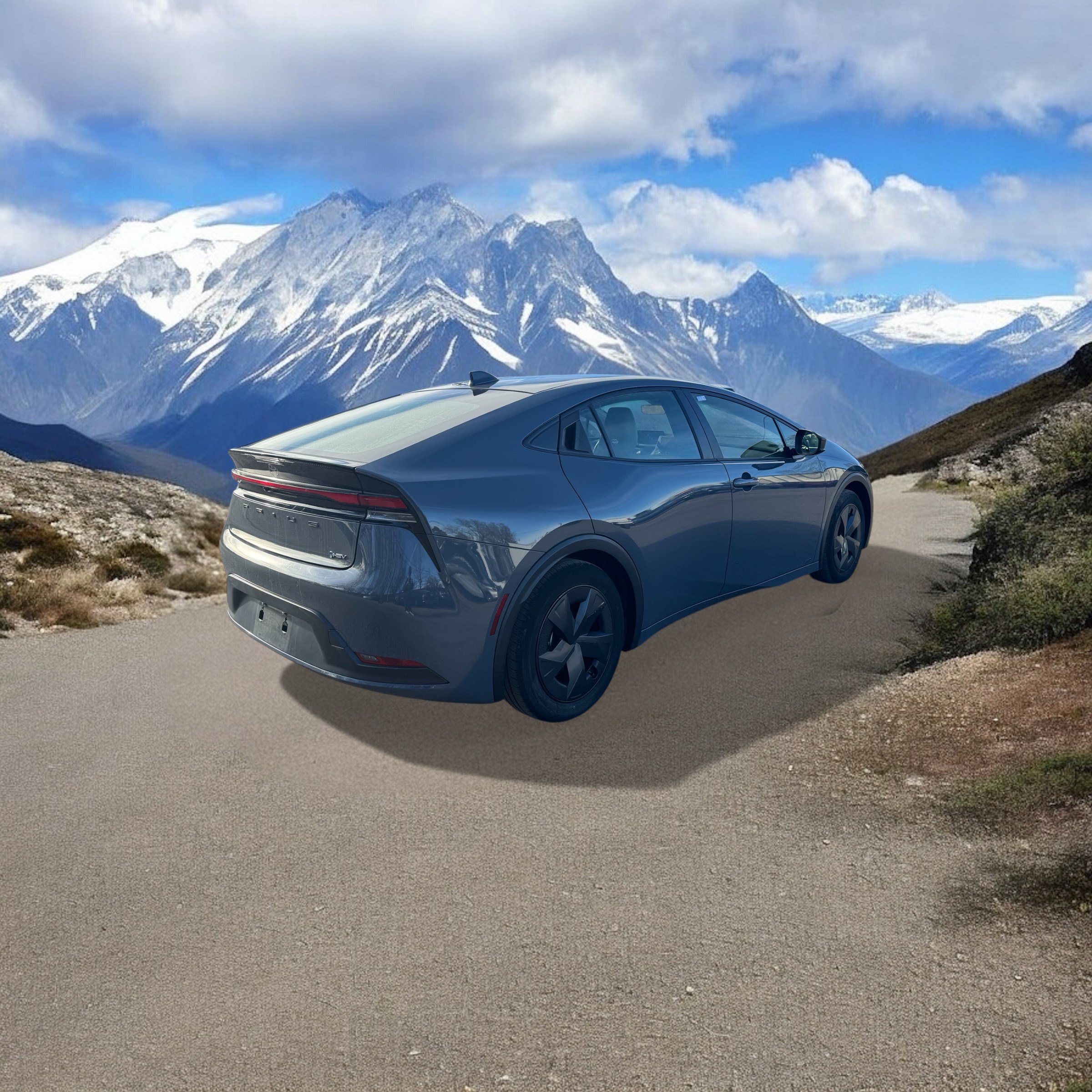 Used 2024 Toyota Prius LE image 5