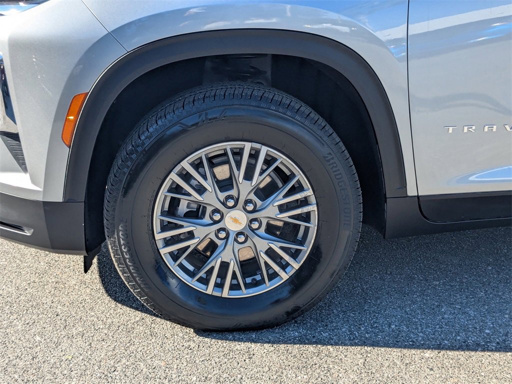 Certified 2025 Chevrolet Traverse LT image 10