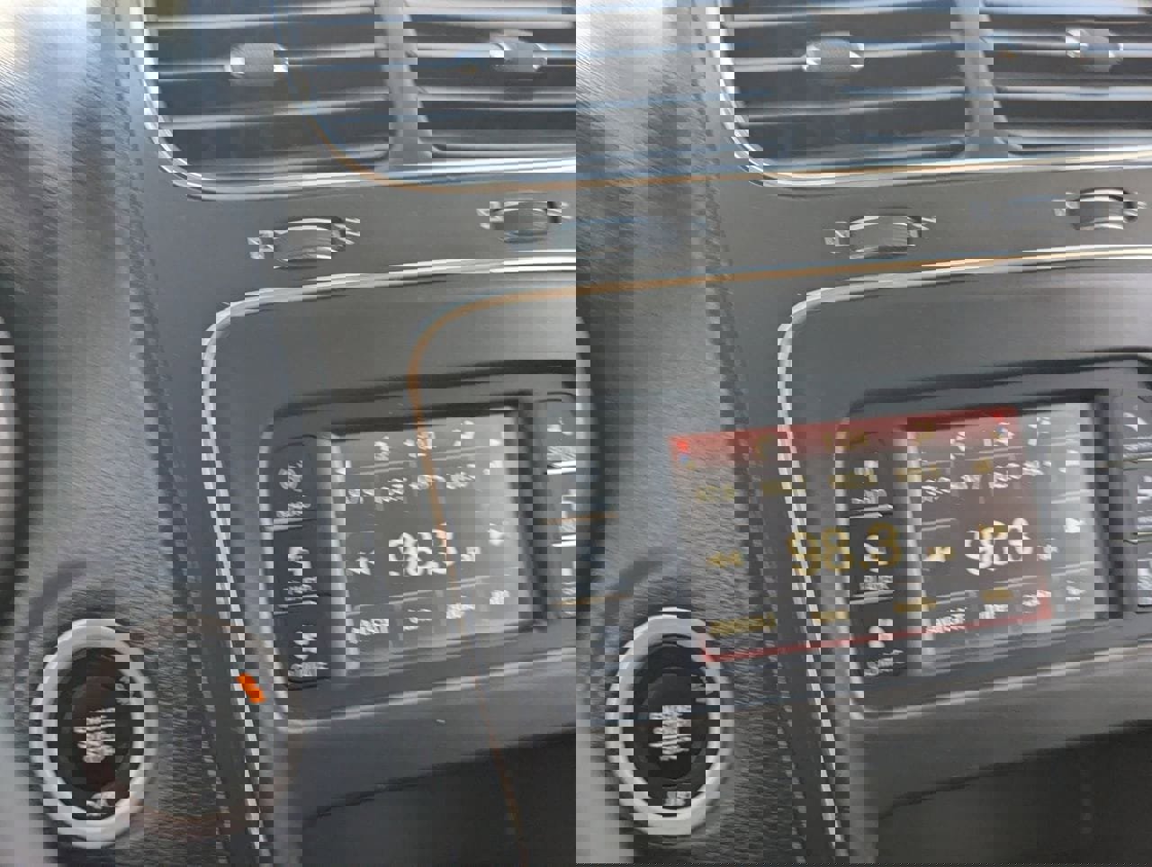 Used 2020 Dodge Journey SE w/ SE Popular Equipment Group image 24