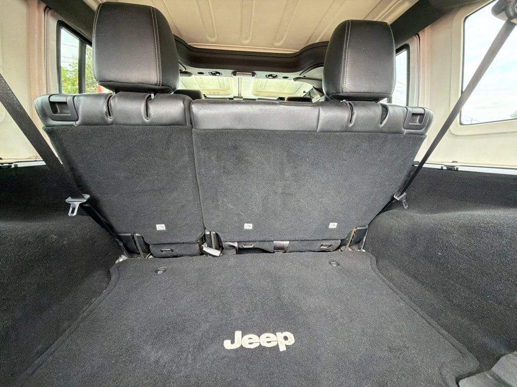 Used 2017 Jeep Wrangler Unlimited Rubicon AWD/4WD image 42