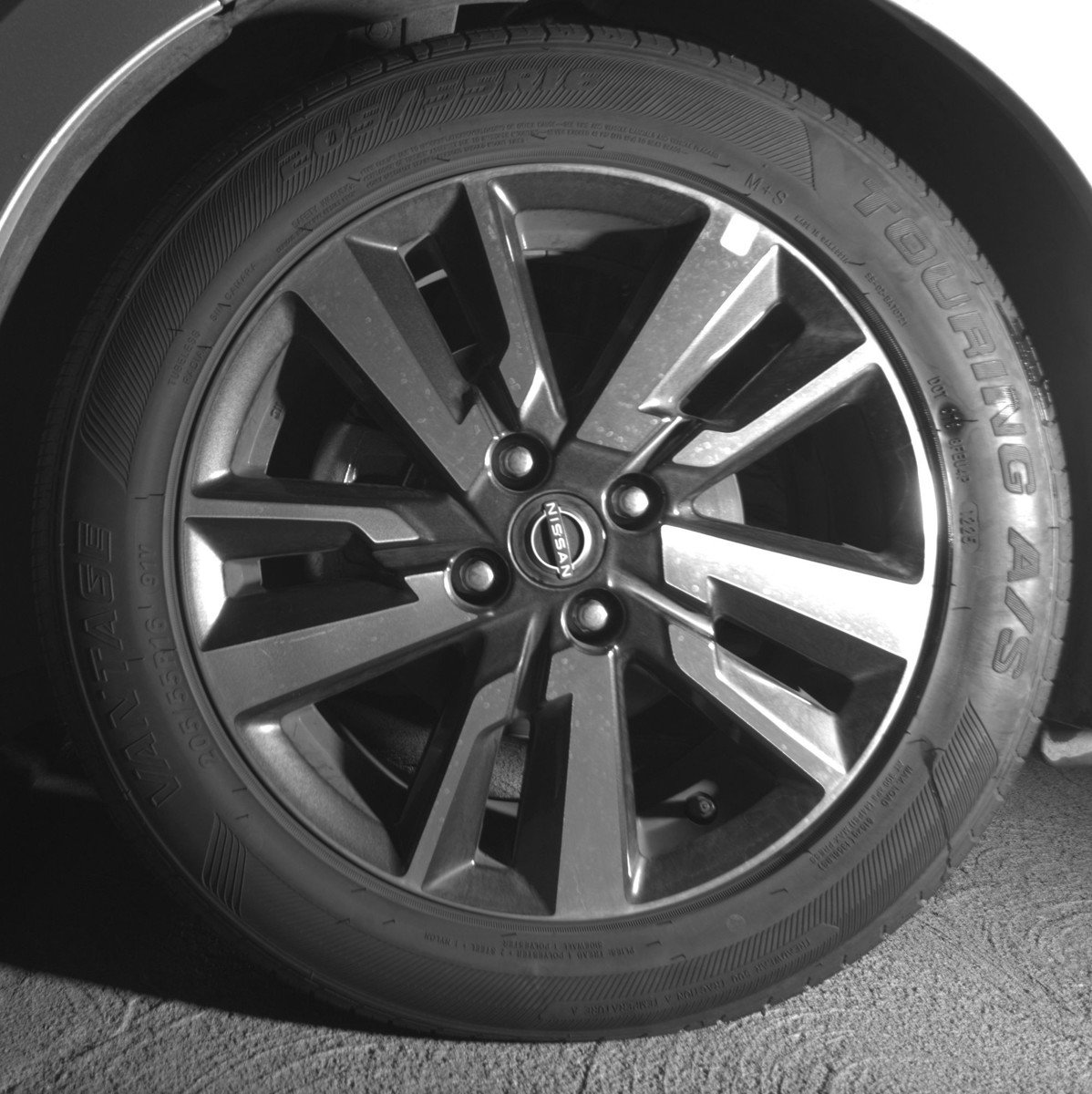 Used 2025 Nissan Versa SV image 12