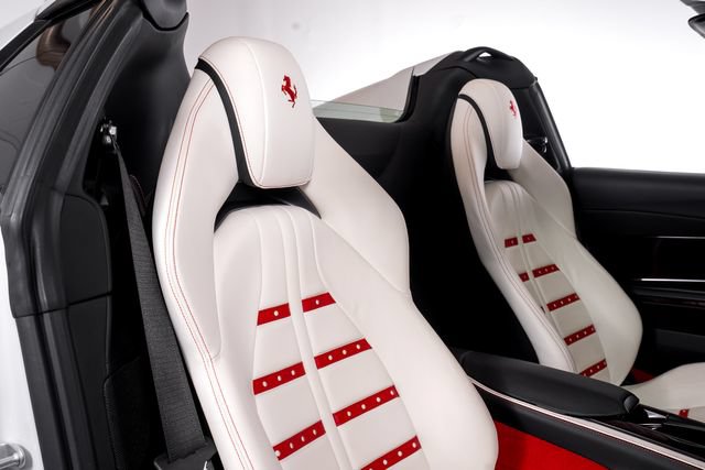 Used 2021 Ferrari 812 GTS RWD image 59