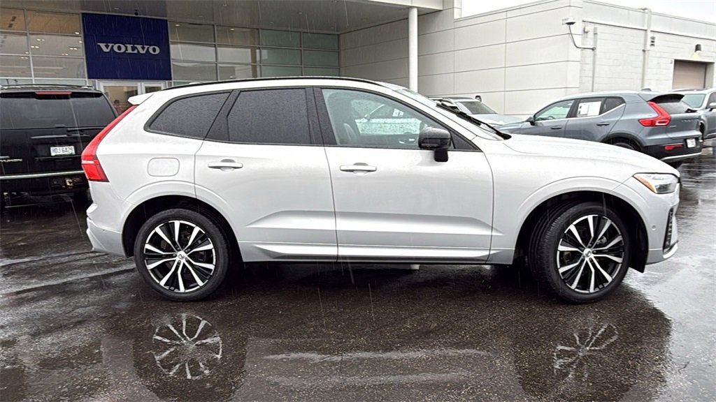 Certified 2025 Volvo XC60 B5 Plus image 2