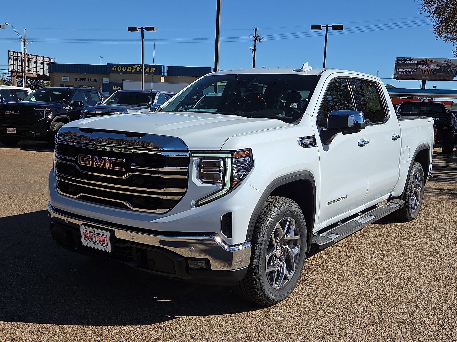 New 2026 GMC Sierra 1500 SLT image 1