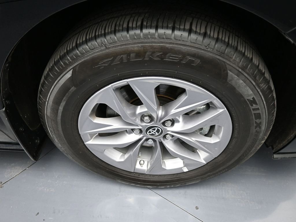 Used 2024 Toyota Sienna LE w/ Protection Package (TMS) AWD/4WD image 13