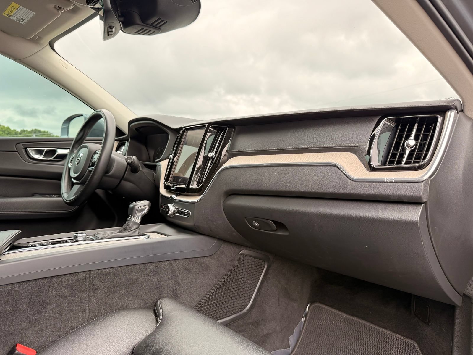 Used 2018 Volvo XC60 T5 Inscription w/ Convenience Package AWD/4WD image 24