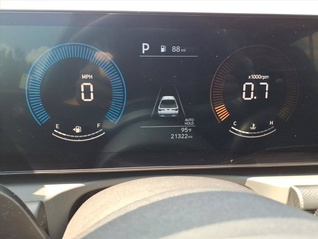 Used 2025 Hyundai Santa Cruz SE FWD image 20