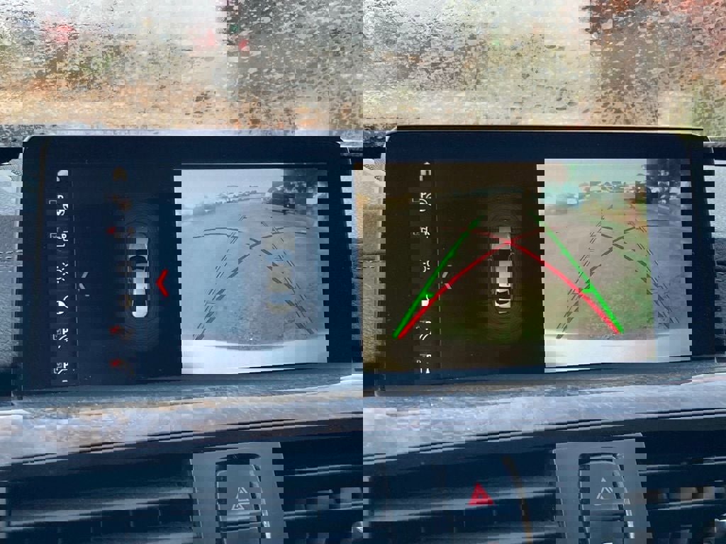 Used 2018 BMW 340i Sedan w/ Executive Package image 23