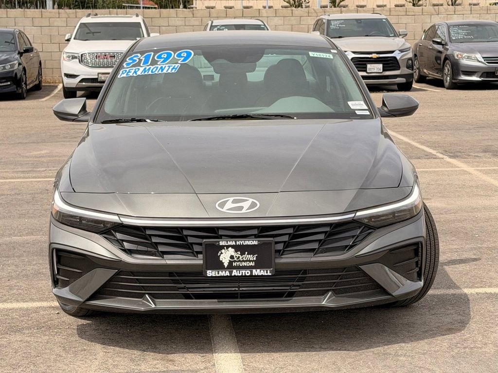 New 2026 Hyundai Elantra SE FWD image 2