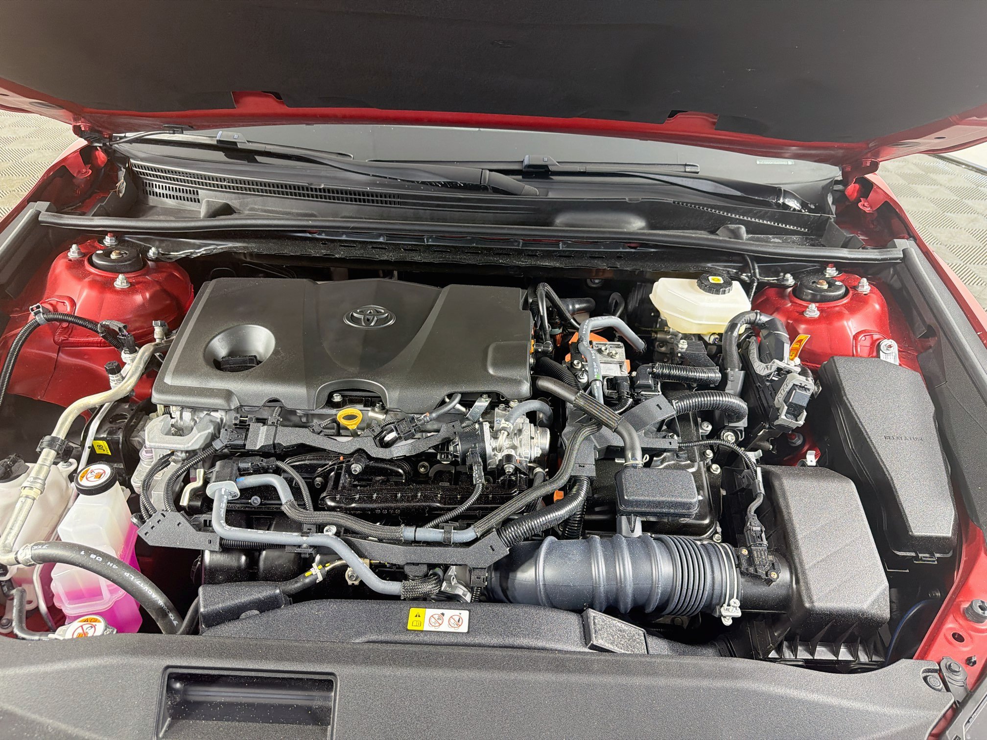 Used 2025 Toyota Camry LE FWD image 34