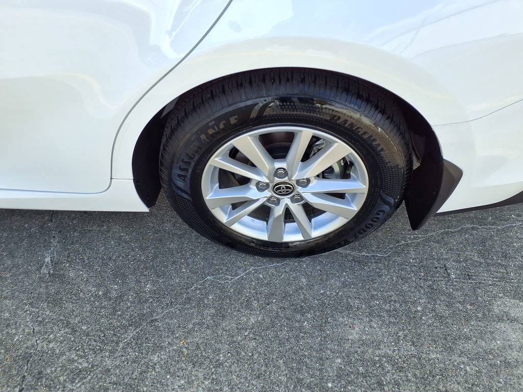 Used 2025 Toyota Camry LE FWD image 8