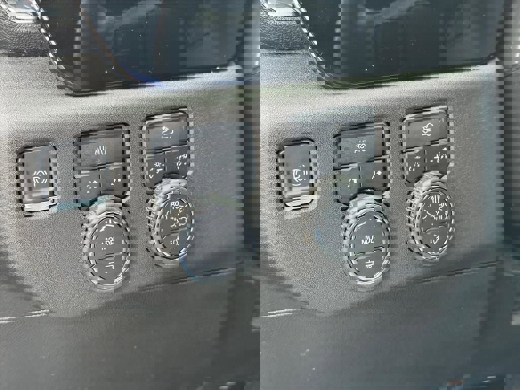 Used 2022 Chevrolet Silverado 1500 RST image 18