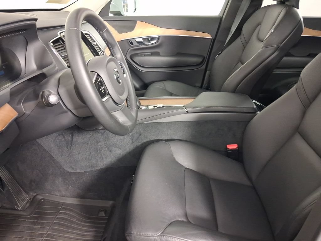 Certified 2025 Volvo XC90 T8 Plus w/ Protection Package AWD/4WD image 24