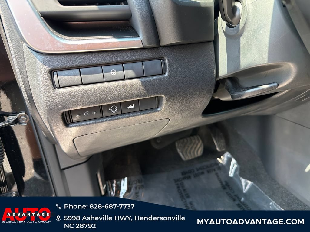 Used 2025 Nissan Rogue SV AWD/4WD image 11