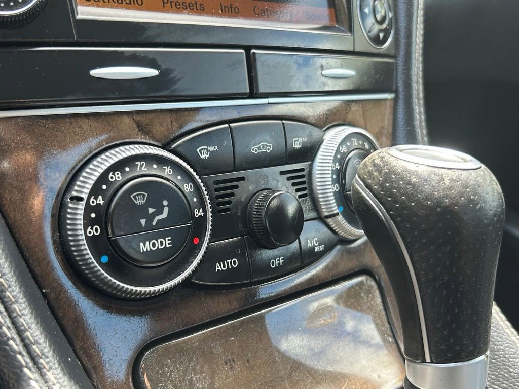 Used 2011 Mercedes-Benz SL 550 image 22