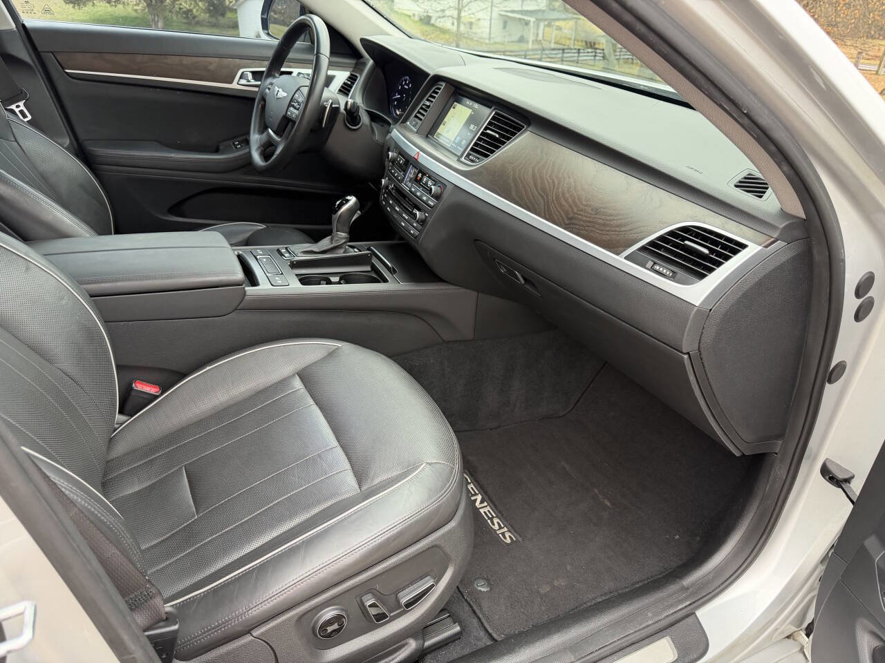 Used 2015 Hyundai Genesis 5.0 image 20