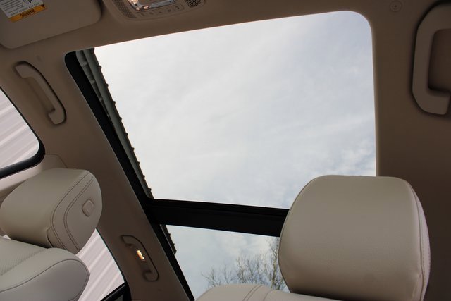 Used 2024 Mercedes-Benz GLE 450e 4MATIC w/ Warmth & Comfort Package image 20