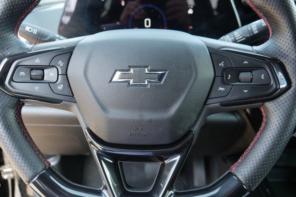 Used 2025 Chevrolet Trax RS image 13