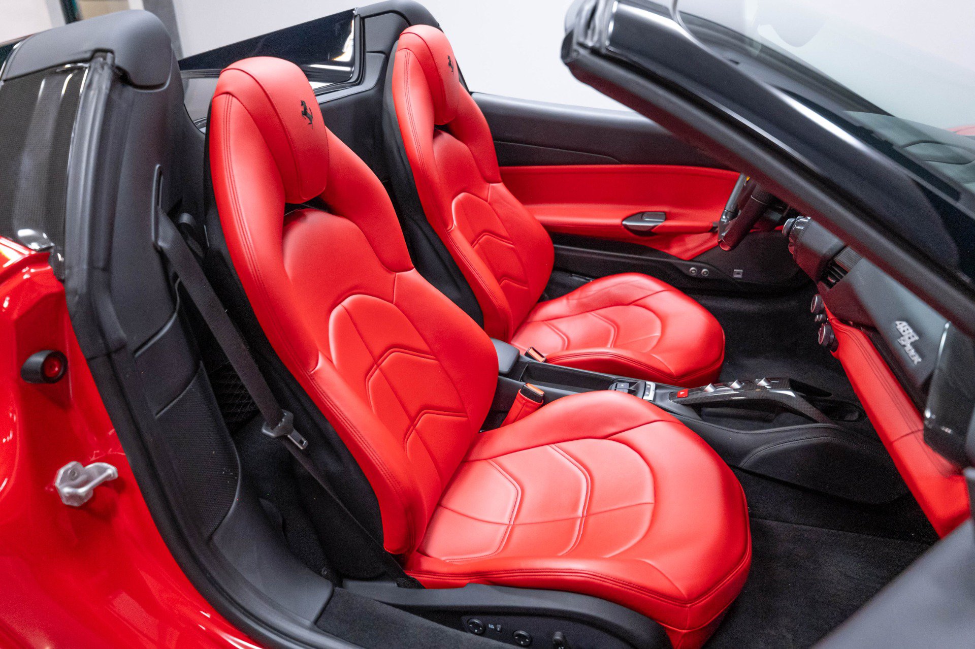 Used 2018 Ferrari 488 Spider RWD image 31