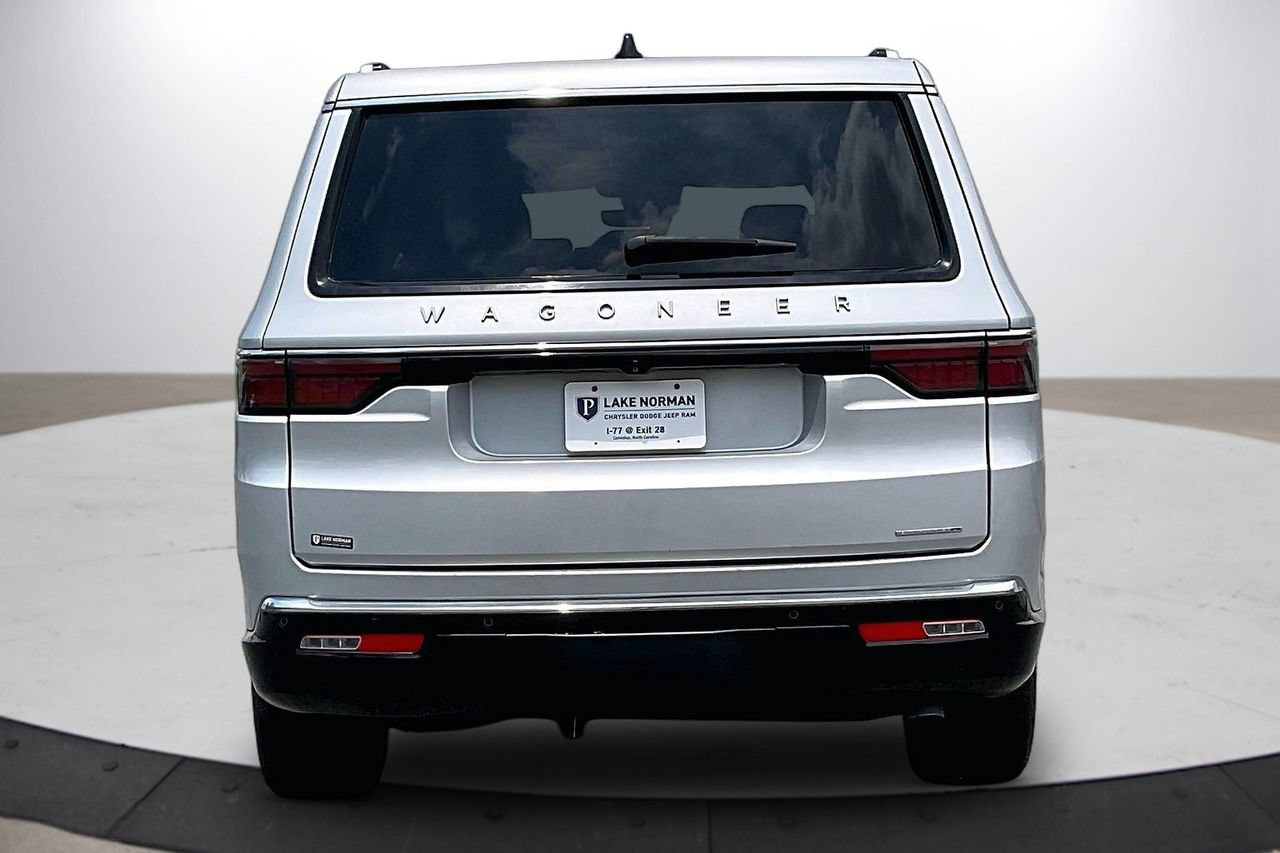Certified 2024 Jeep Wagoneer L Series II w/ Flexible Seating Group AWD/4WD image 8